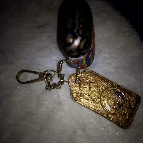 Coach custom airpod 2nd Gen case + single bud - Picture 4 of 7